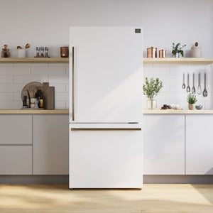 FORNO Espresso Milano 31" 17.2 cu. ft. Right Swing Refrigerator and Bottom Freezer in White with Antique Brass Handles, FFFFD1785-31WHT