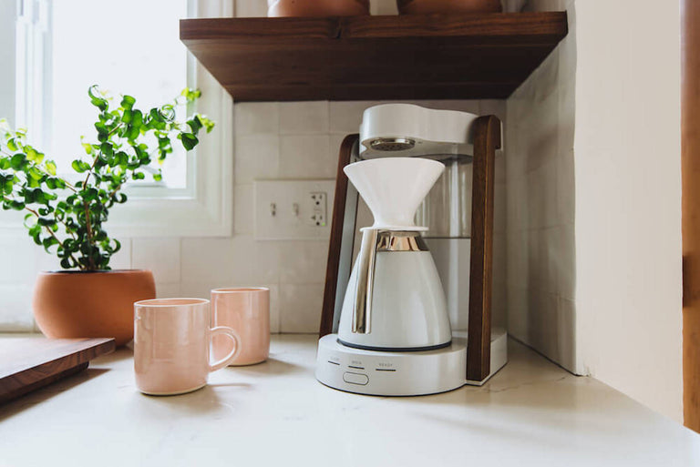 Ratio Thermal Carafe and Dripper in White
