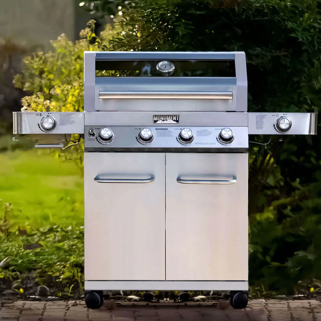 Monument Grills Classic Series