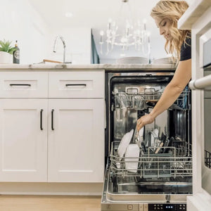 ZLINE Classic 24-Inch Top Control Built-In Dishwasher, Stainless Steel Panel, Modern Handle, 52 dBA, DW-304-24