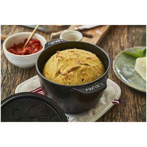 Staub Cast Iron 1.5-qt Petite French Oven - Black