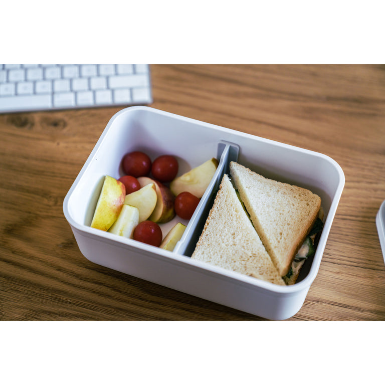 ZWILLING Medium Plastic Vacuum Lunch Container in White, Fresh & Save Series