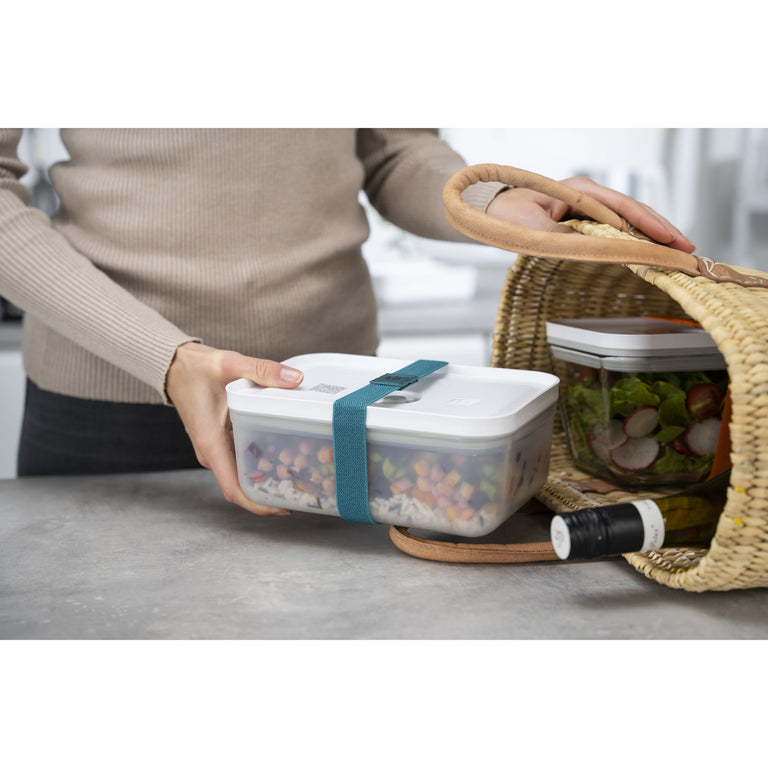ZWILLING Medium Plastic Vacuum Lunch Container, Fresh & Save Series