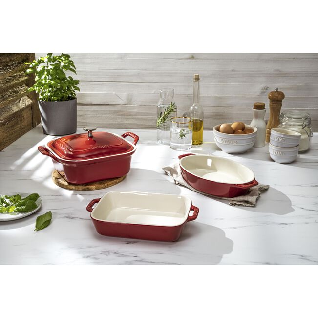 新品 STAUB セラミック食器セット チェリー Staub Ceramic 3 Piece Baking Dish Set in Cherry Red