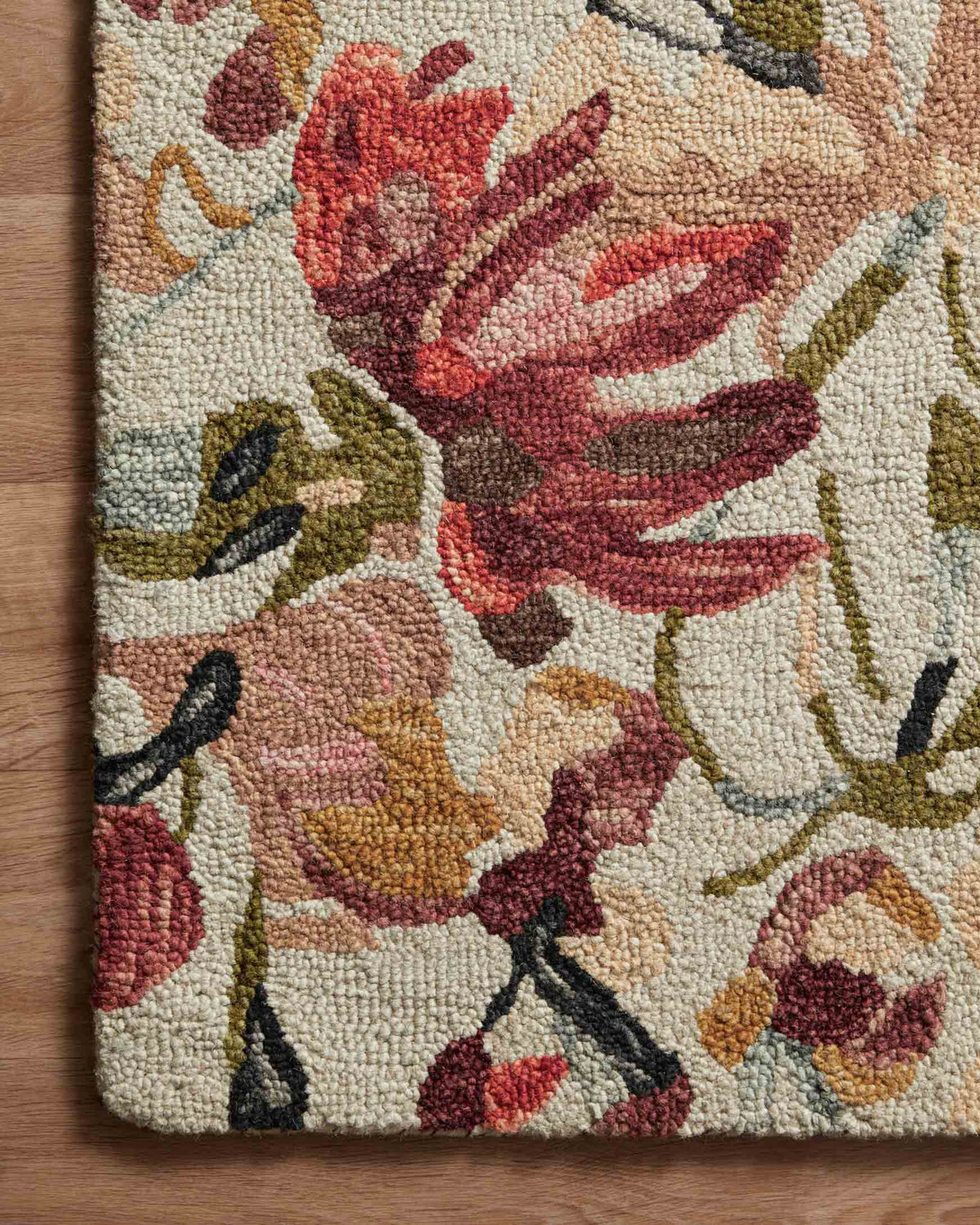 Loloi Belladonna BLM-01 Ivory / Raspberry area rug - image 4