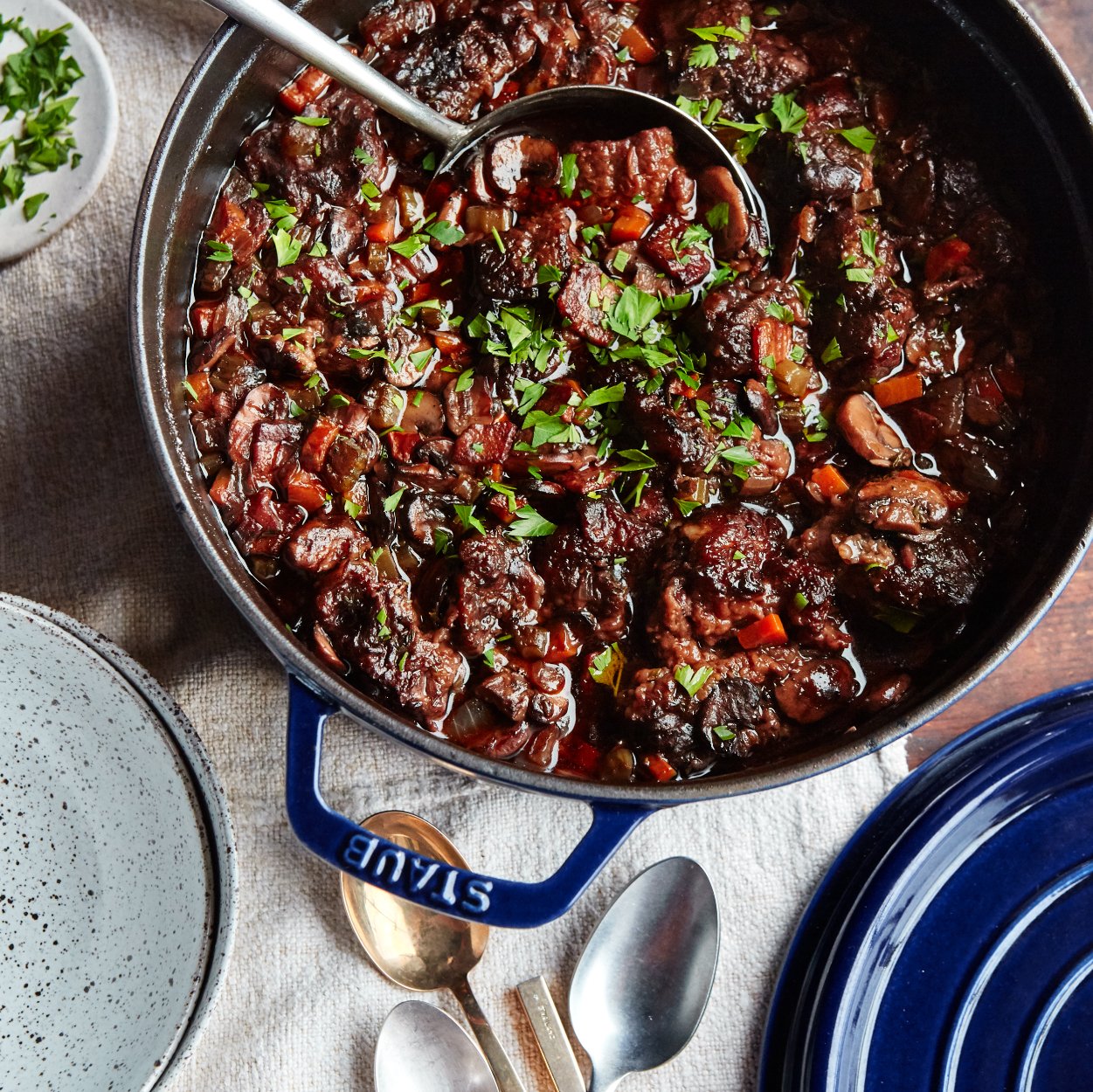 Staub 7 Qt. Cast Iron Dutch Oven in Turquoise, Round Cocottes Series
