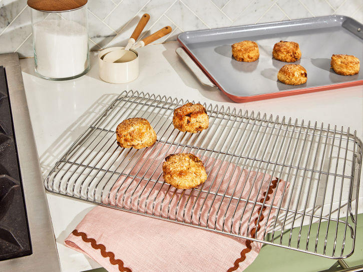 Caraway Baking and Cooling Duo in Marigold