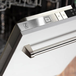 ZLINE Classic 24-Inch Top Control Built-In Dishwasher, White Matte Panel, Traditional Handle, 52 dBA, DW-WM-24