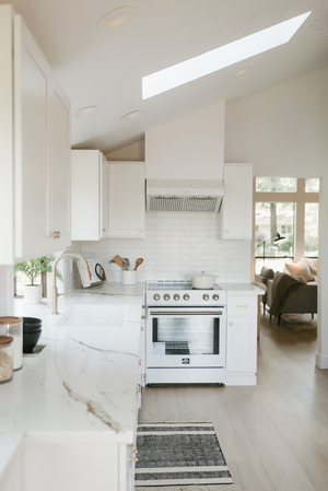 FORNO Espresso Leonardo 30" 5 cu. ft. Electric Range in White with Antique Brass Handles, FFSEL6012-30WHT