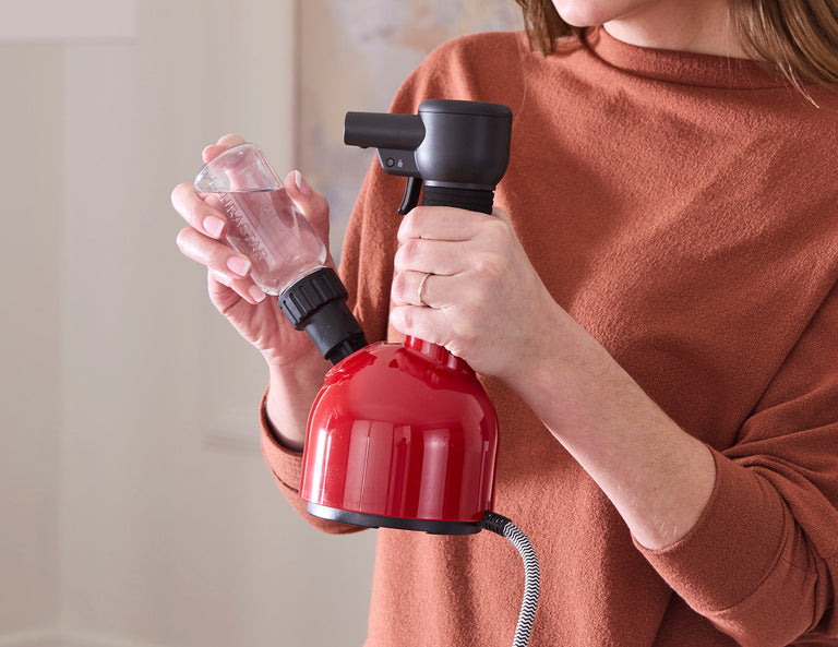 Laurastar Iggi Handheld Steamer in Intense Red