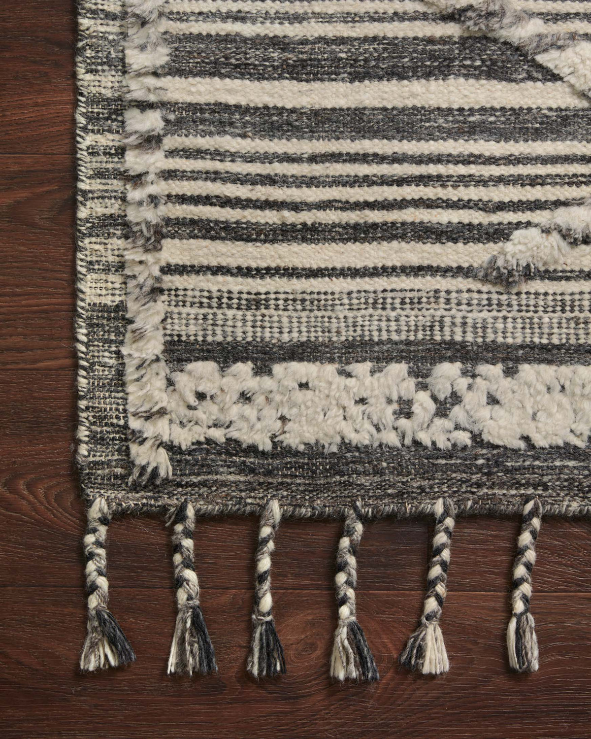 Loloi Iman IMA-01 Ivory / Charcoal area rug - image 5