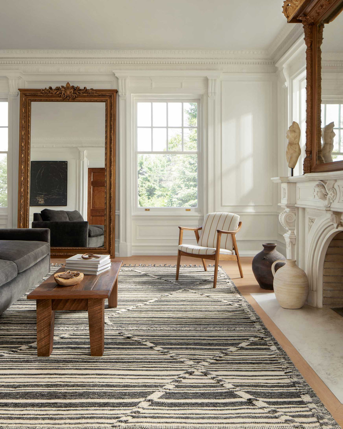 Loloi Iman IMA-01 Ivory / Charcoal area rug - image 3
