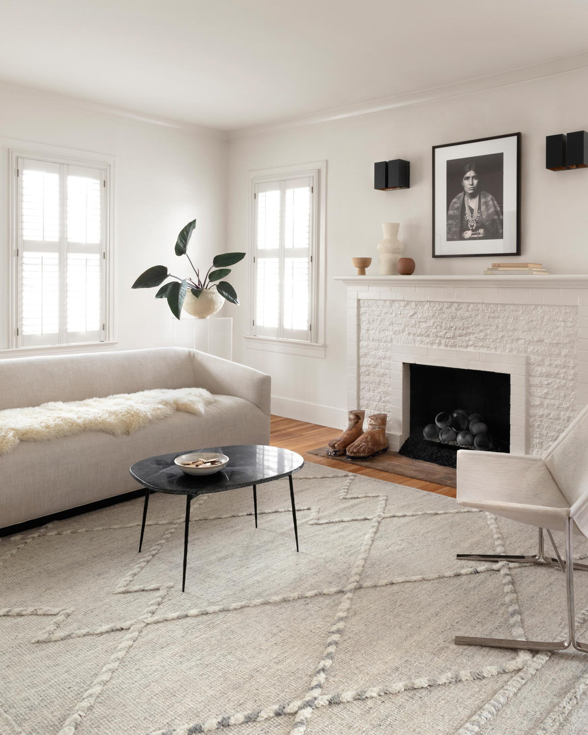 Loloi Iman IMA-03 Ivory / Lt. Grey area rug - image 3