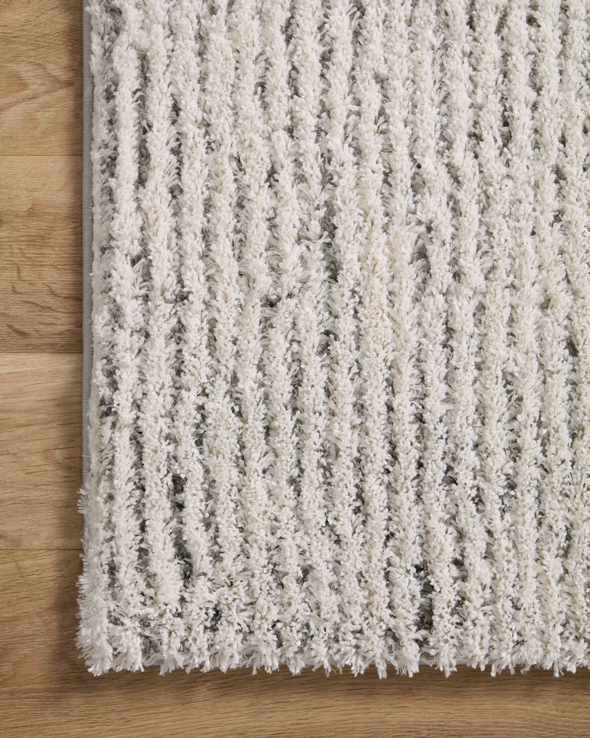 Loloi Levitt shag LEV-02 Ivory / Grey area rug - image 6