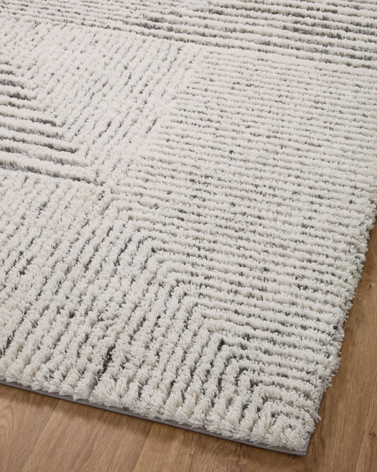 Loloi Levitt shag LEV-02 Ivory / Grey area rug - image 8
