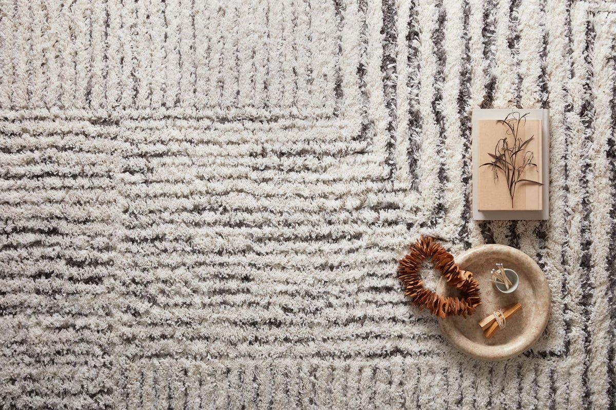Loloi Levitt shag LEV-02 Ivory / Grey area rug - image 3