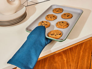 Caraway Oven Mitts in Navy