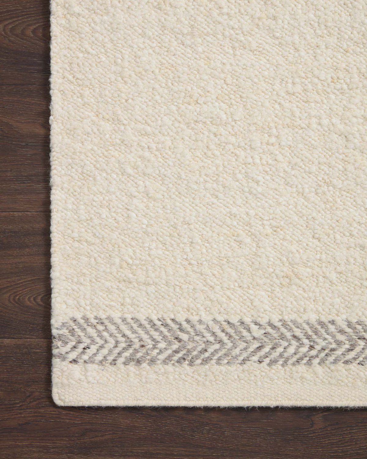 Loloi Reyla RLA-01 Ivory / Silver area rug - image 3