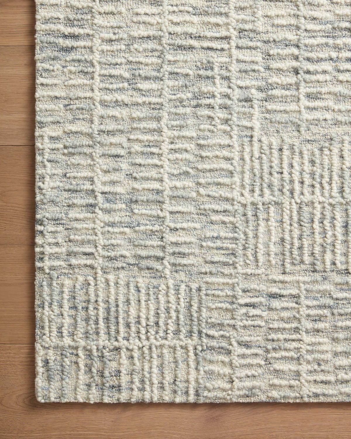 Loloi Tallulah TLL-03 Sky / Ivory area rug - image 3
