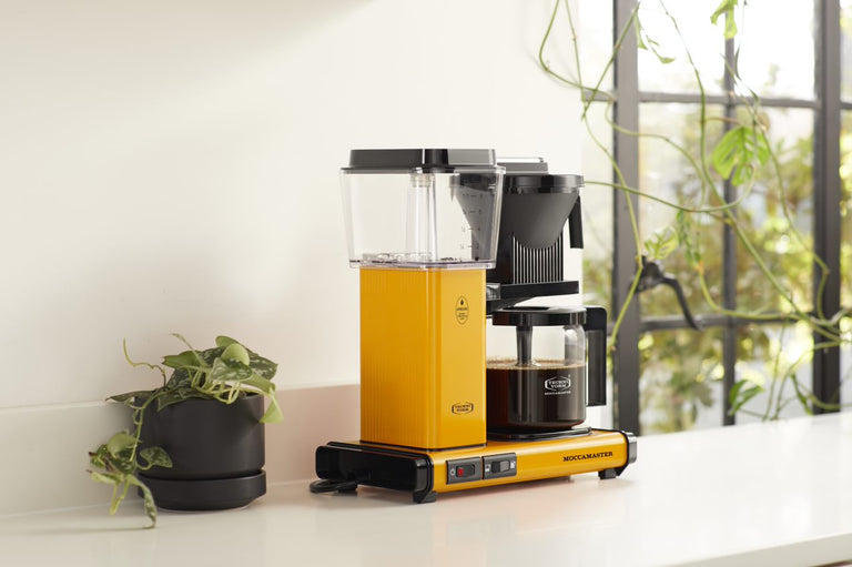 Moccamaster KBGV Select 10-Cup Coffee Maker in Yellow Pepper