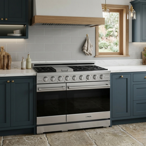 Gordon Ramsay by THOR Kitchen 48" 6.8 cu. ft. Professional Natural Gas Range in Stainless Steel, RSG48E