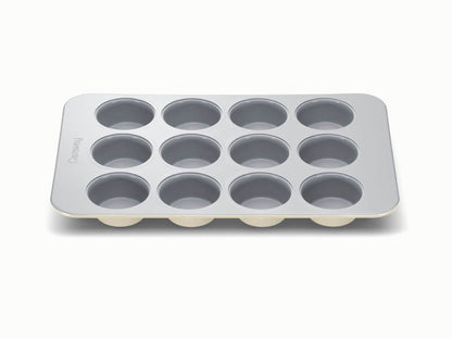 Caraway Muffin Pan in Cream
