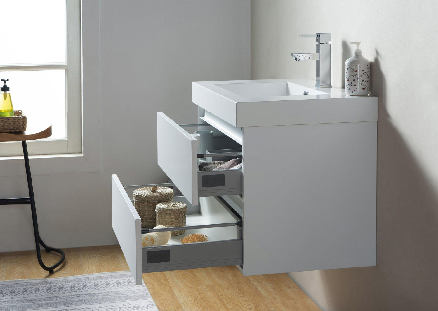 Vanity Art Wall-Hung Single-Sink Bathroom Vanity With Resin Top, 30"