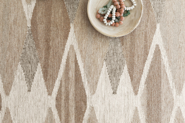 Loloi Rugs Evelina Collection Rug in Taupe, Bark - 9'3" x 13'