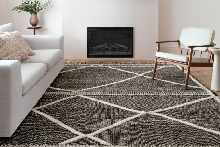 Loloi Rugs Iman Collection Rug in Beige, Charcoal - 4'0" x 6'0"