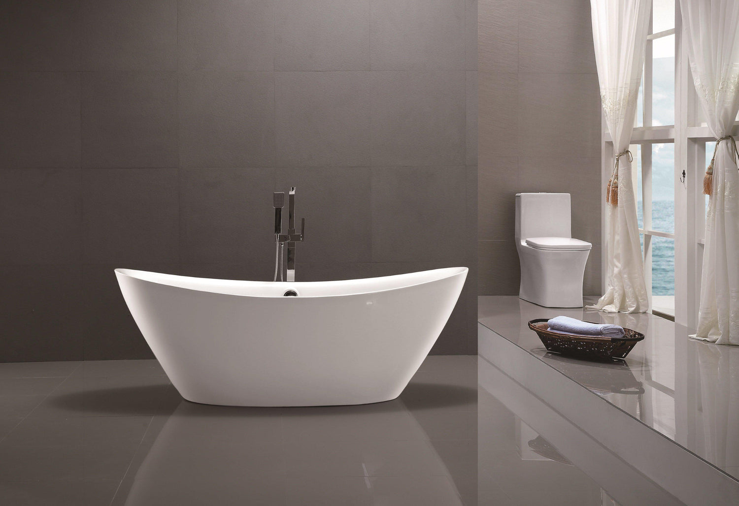 VA6807 71" x 34" Freestanding Soaking Bathtub