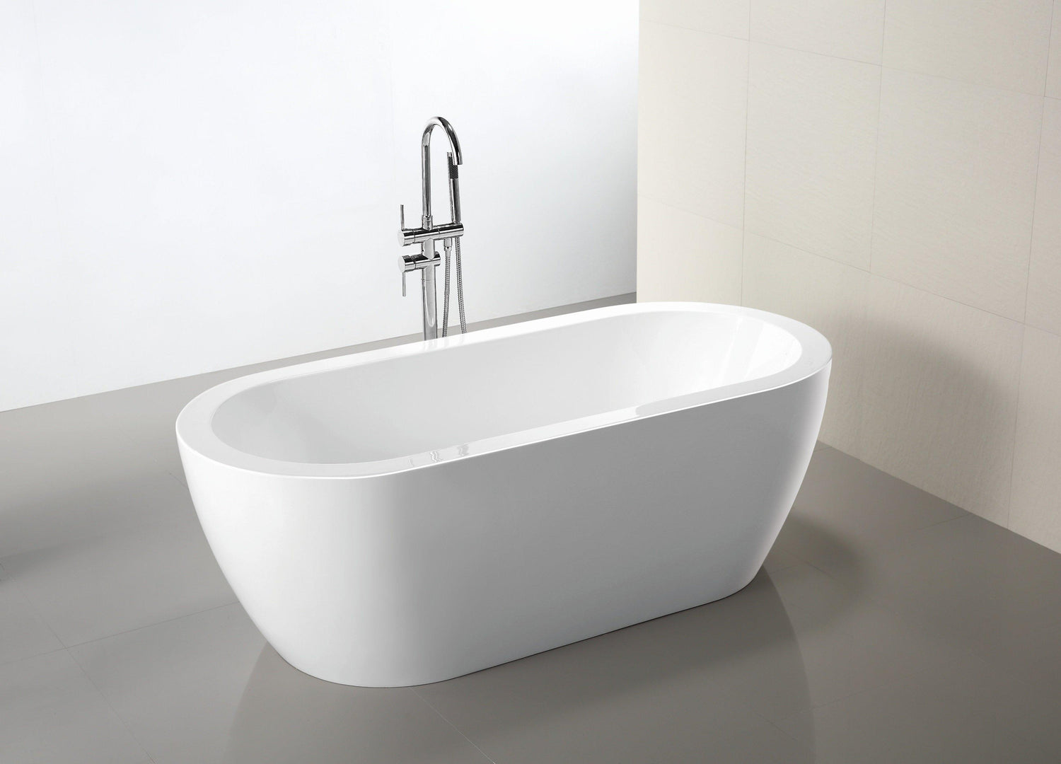 VA6836 67.7" x 30.7" Freestanding Soaking Bathtub