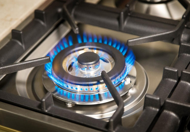 ILVE 24 in. Nostalgie Series Single Oven Natural Gas Burner and Electric Oven Range in Antique White with Brass Trim, UPN60DMPANG