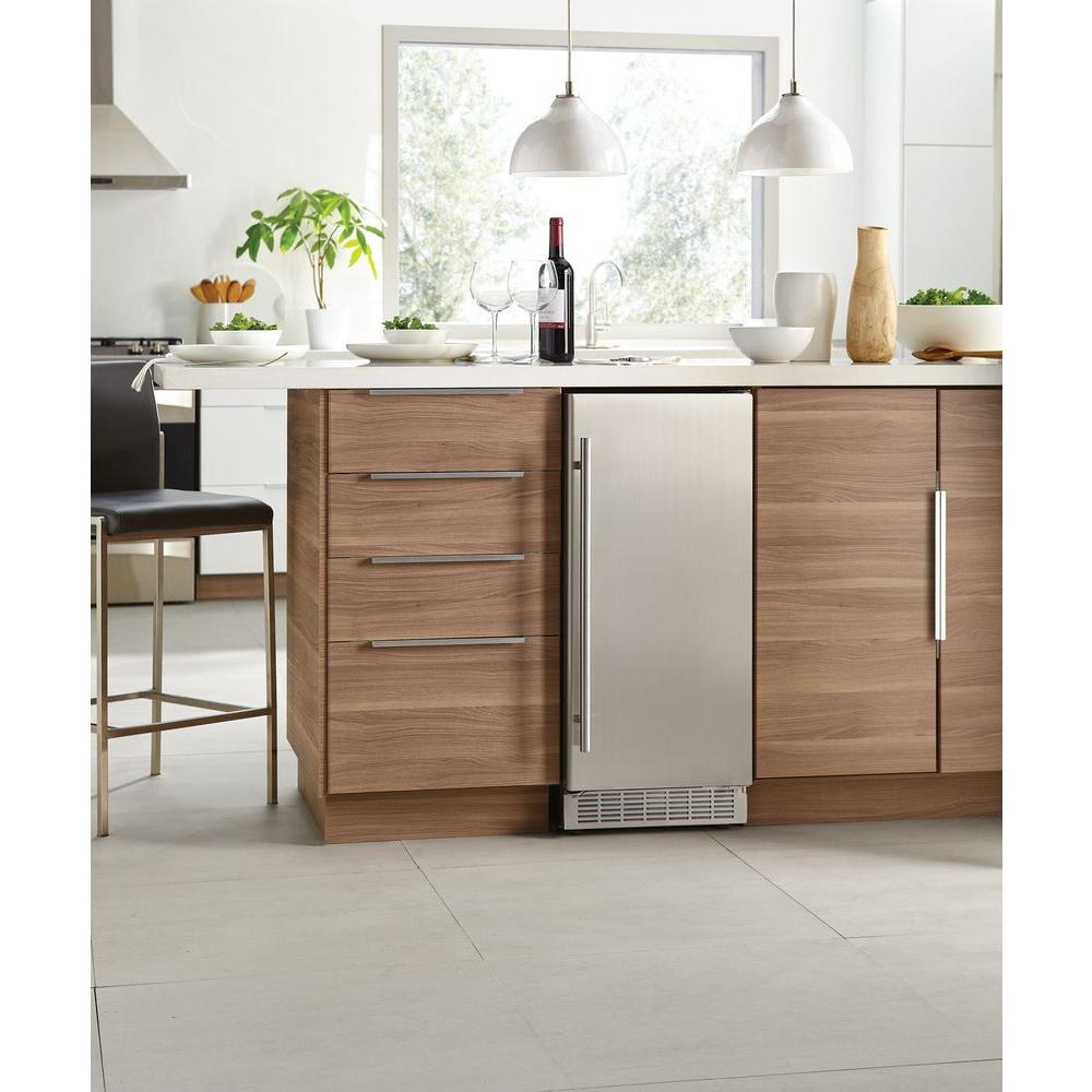Danby Silhouette 15 in. Undercounter Ice Maker with Stainless Steel Door, DIM32D1BSSPR